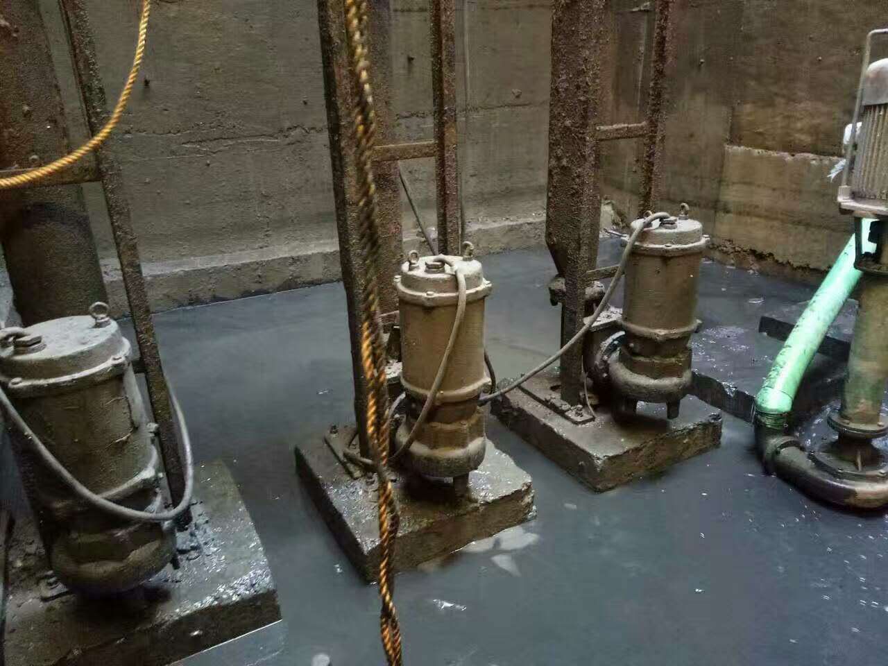 东乡污水池清理